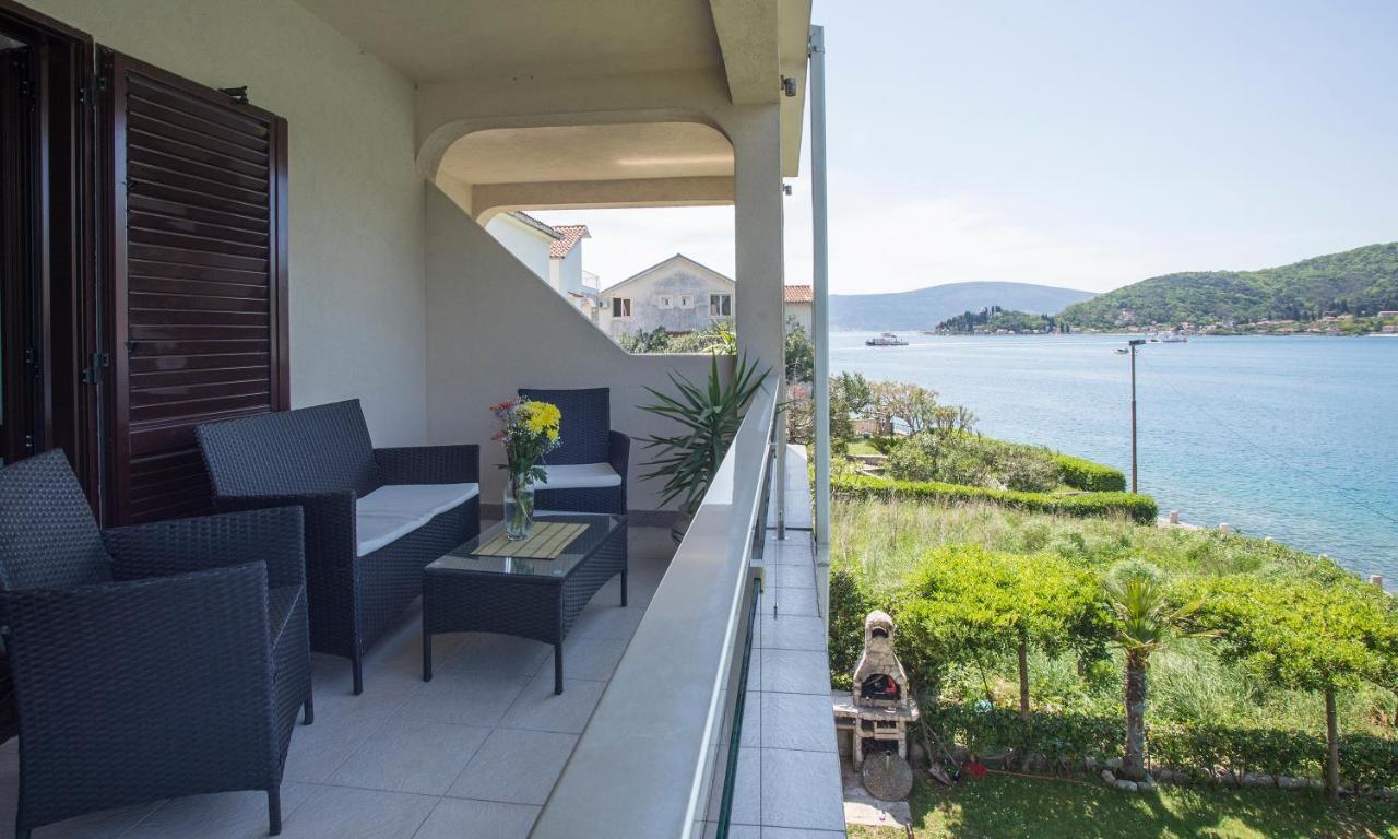 Apartments Maxhit Tivat Exterior foto